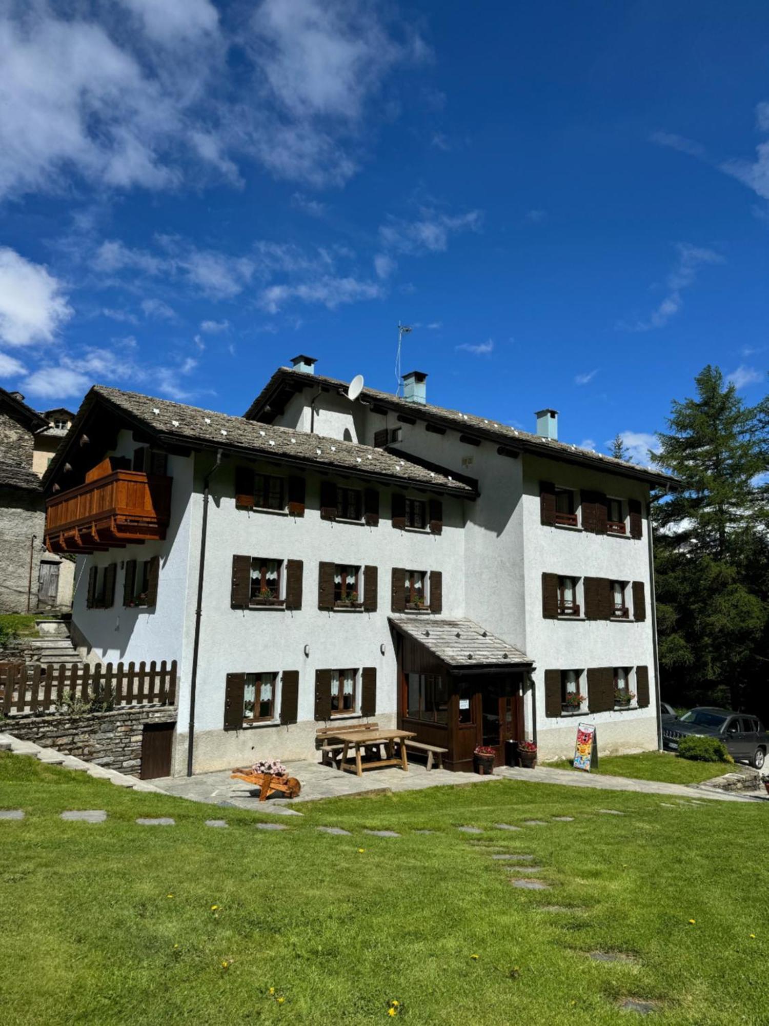 Hotel Miramonti Campodolcino Exteriör bild